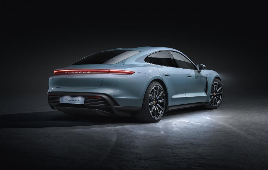  Porsche Taycan 4S 2019 года  (WW) (фото 7 из 41)